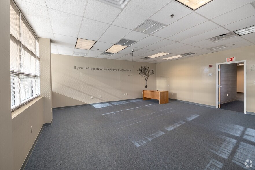 More Photos Of 500 N Garden Ave, Sierra Vista Office For Lease