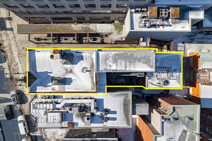 More Photos Of 525 Rue Sherbrooke E, Montréal Office For Lease