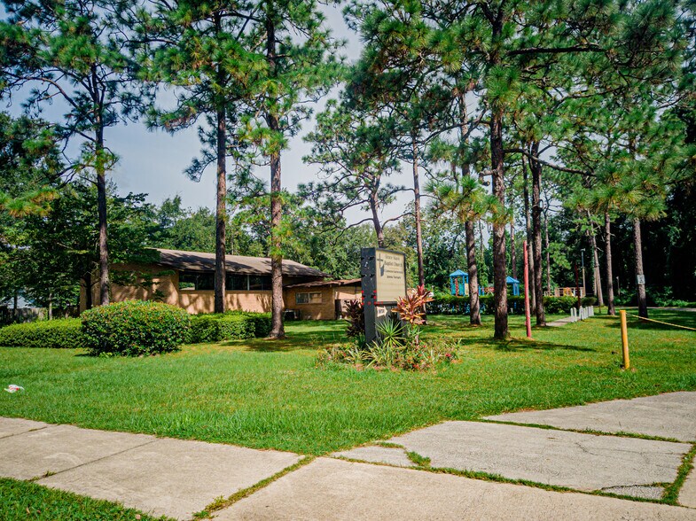 More Photos Of 1901 Leonid Rd, Jacksonville Schools For Sale