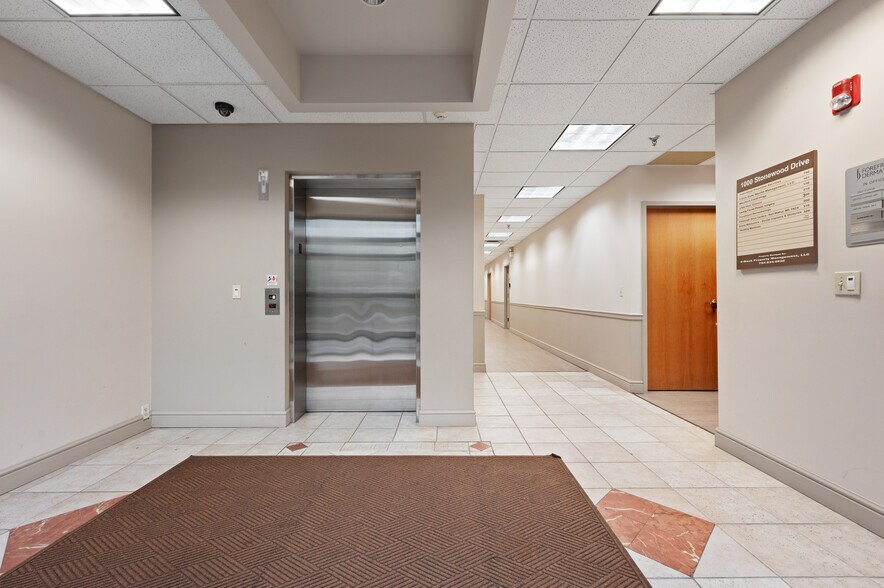 More Photos Of 1000 Stonewood Dr, Wexford Medical For Lease