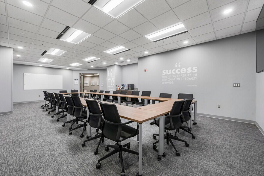 More Photos Of 3975 Fair Ridge Dr, Fairfax Office For Sale
