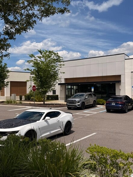 More Photos Of 5628 Circa Fishhawk Blvd, Lithia General Retail For Lease