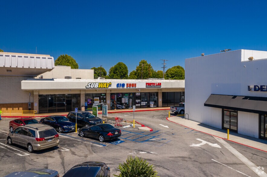 More Photos Of 3000-3130 S Sepulveda Blvd, Los Angeles Unknown For Lease