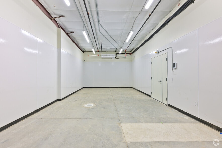 More Photos Of 84829 Avenue 48, Coachella Manufacturing For Sale