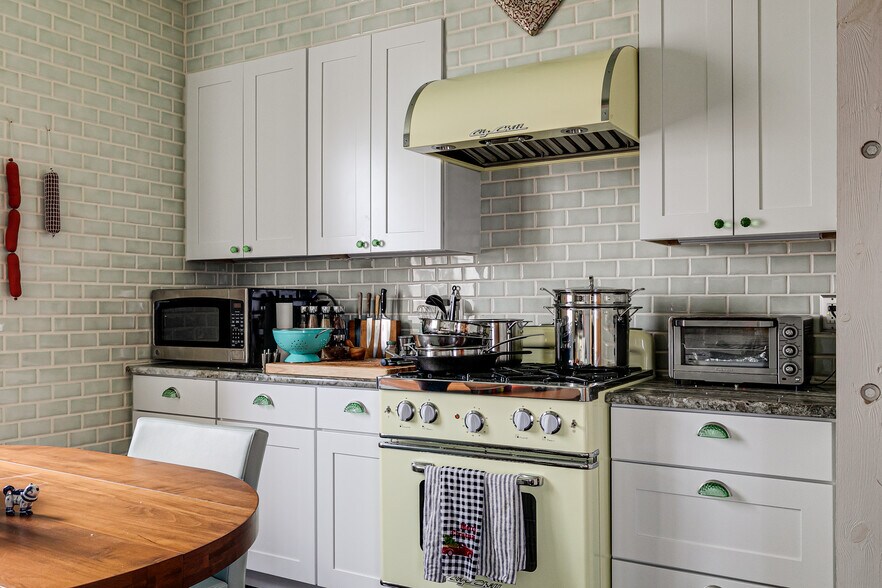 More Photos Of 215 W Clay St, Richmond Office Residential For Sale