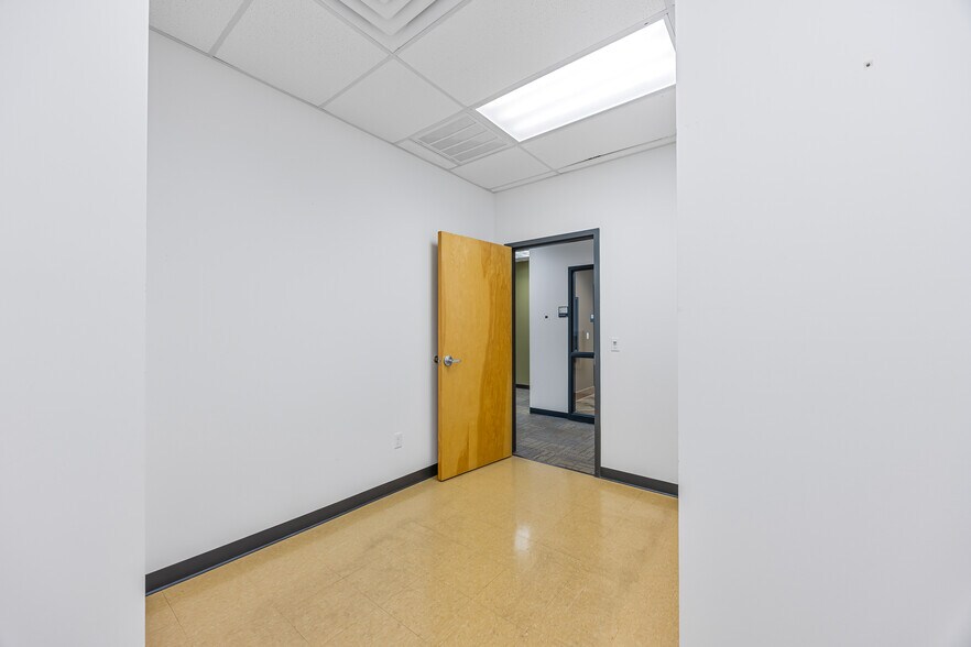 More Photos Of 5500 Murrell Rd, Melbourne Office For Lease