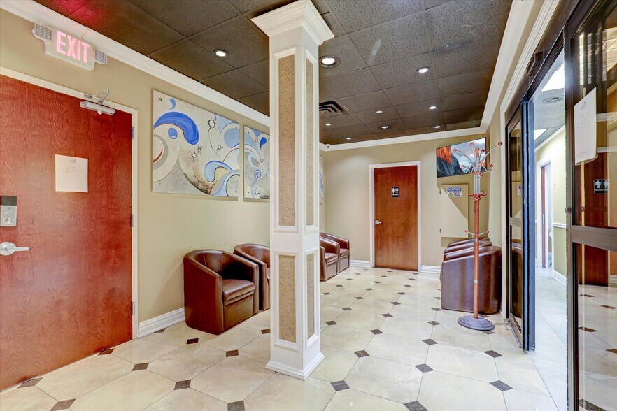 More Photos Of 176 US Highway 9, Englishtown Office For Lease