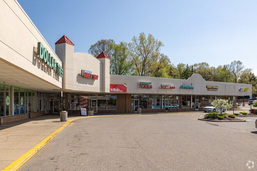 More Photos Of 1525-1619 S Opdyke Rd, Bloomfield Hills Storefront For Lease