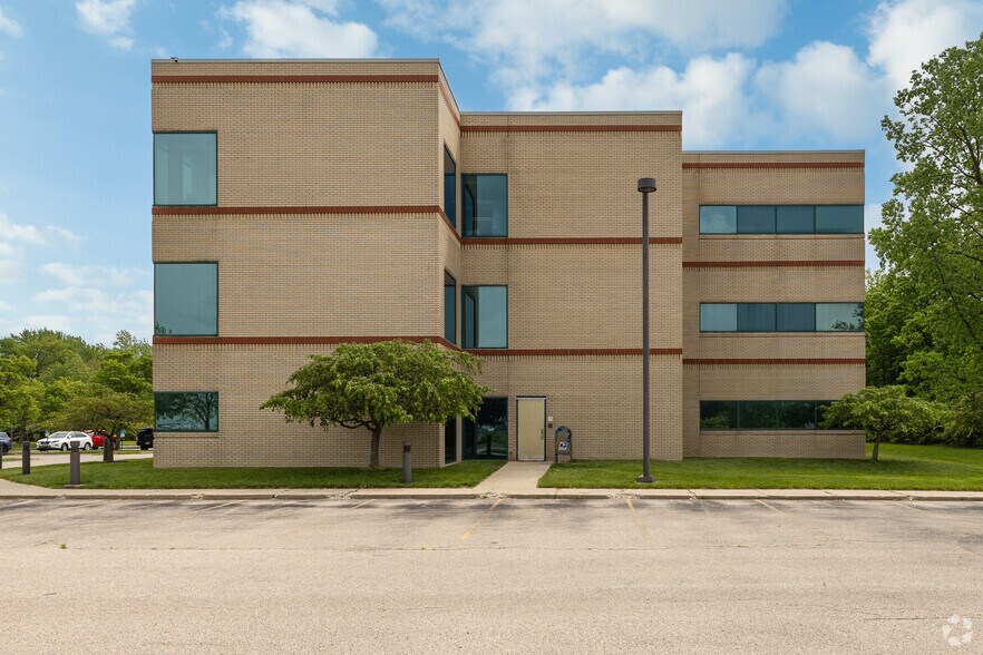 More Photos Of 303 Corporate Center Dr, Vandalia Office For Lease