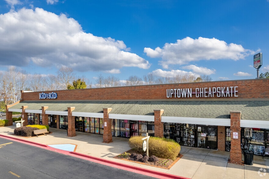 More Photos Of 501-570 Lakeland Plz, Cumming Unknown For Lease