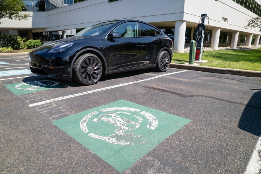 More Photos Of 240 Gibraltar Rd, Horsham Township Office For Lease