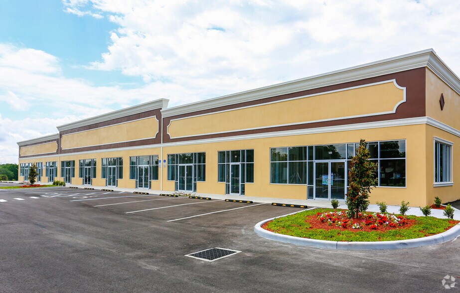 More Photos Of 1104 S Clarke Rd, Ocoee Storefront Retail Office For Lease