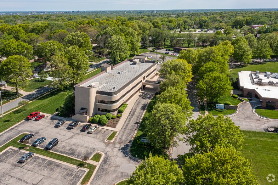 More Photos Of 8787 Ballentine St, Overland Park Medical For Lease