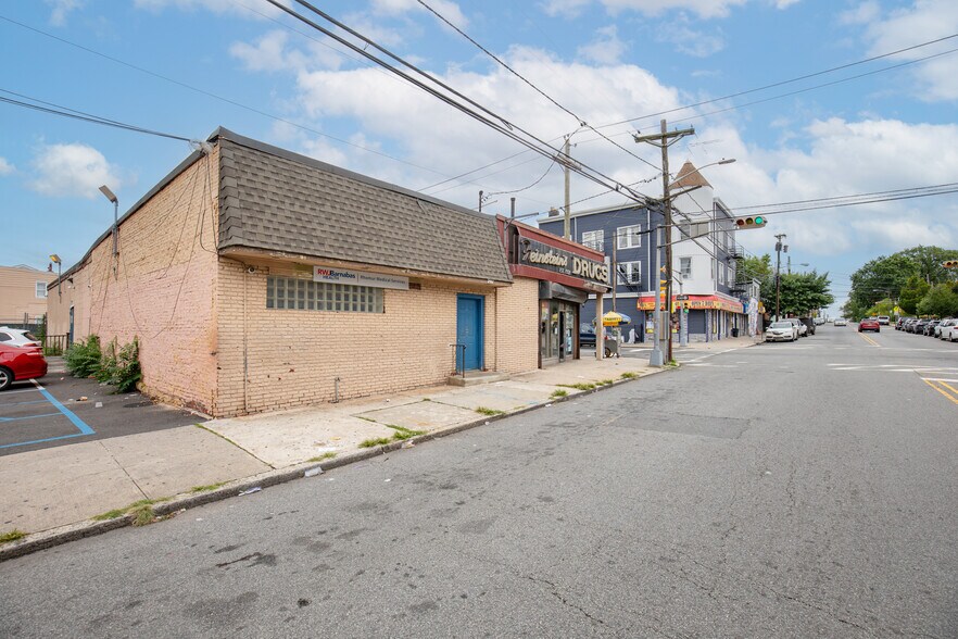 More Photos Of 297 16th Ave, Newark Land For Sale
