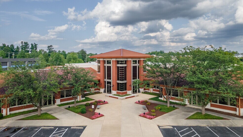 More Photos Of 1601 Ups Dr, Louisville Office For Sale