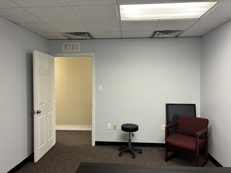 More Photos Of 408 Swedesboro Rd, Mullica Hill Office For Lease