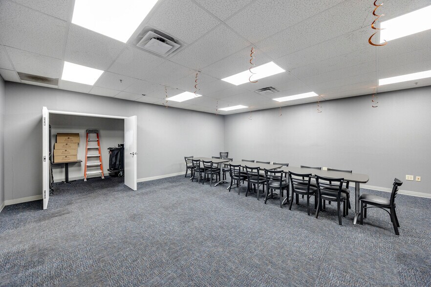 More Photos Of 301 N 4th St, Vineland Warehouse For Lease