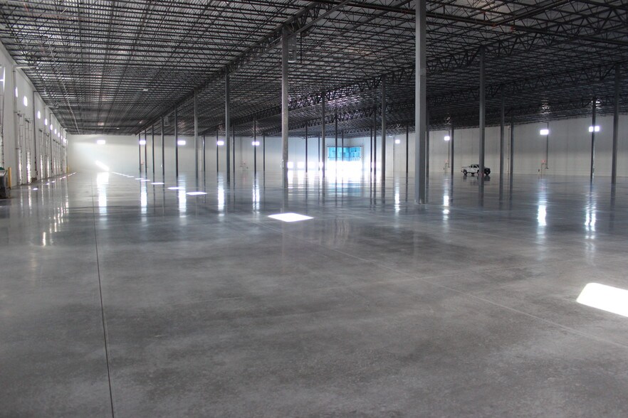 More Photos Of 16410 S John Lane Xing, Lockport Distribution For Lease