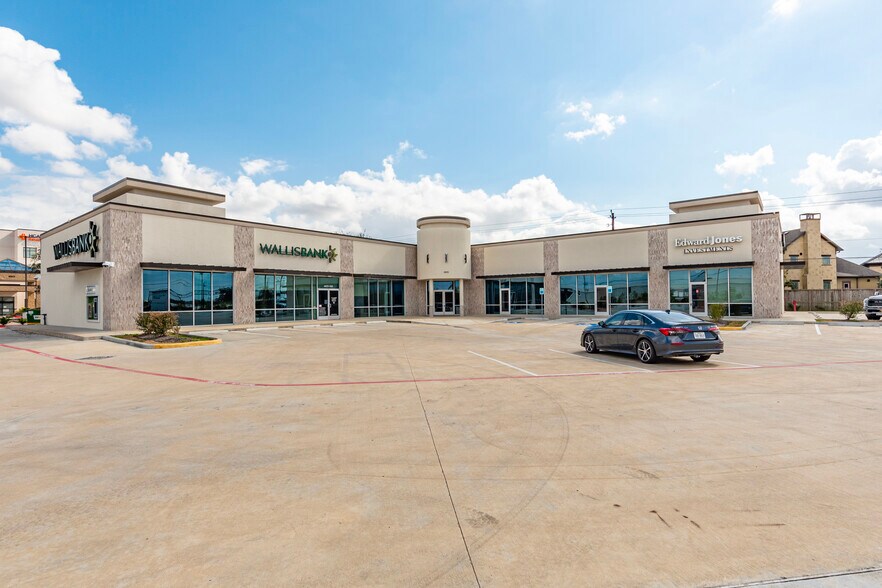 Primary Photo Of 4805 E Sam Houston Pky S, Pasadena Medical For Lease