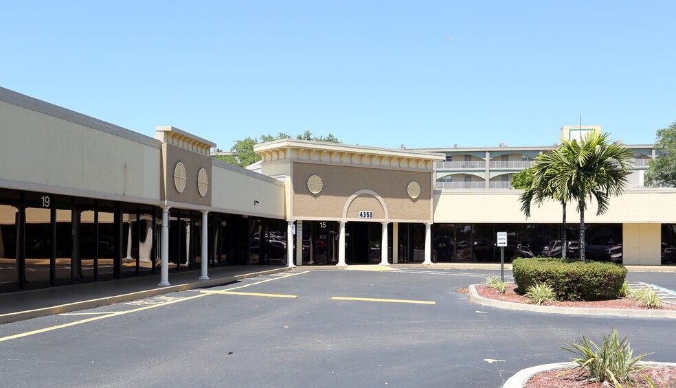 More Photos Of 4350 Fowler St, Fort Myers Unknown For Lease