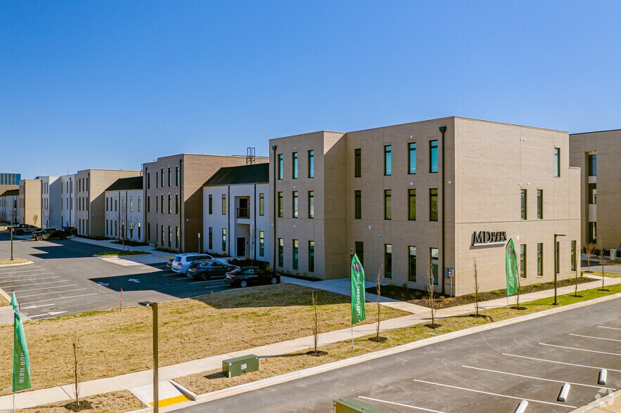 More Photos Of 5100 W Park Dr, Rogers Unknown For Lease