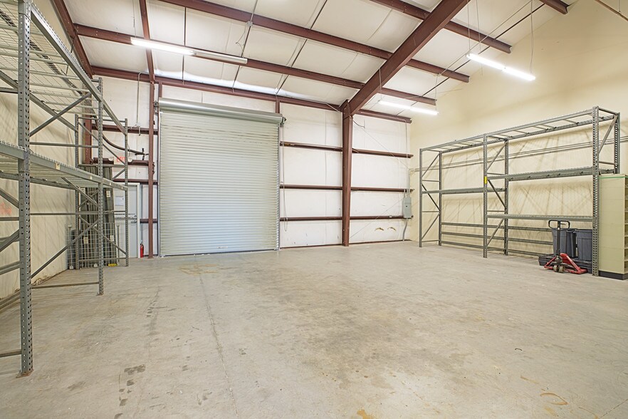 More Photos Of 221 Barren Springs Dr, Houston Unknown For Lease