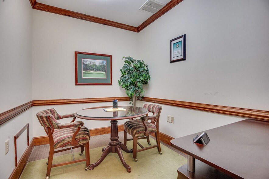 More Photos Of 112 Old Bridge St, Jacksonville Office For Sale