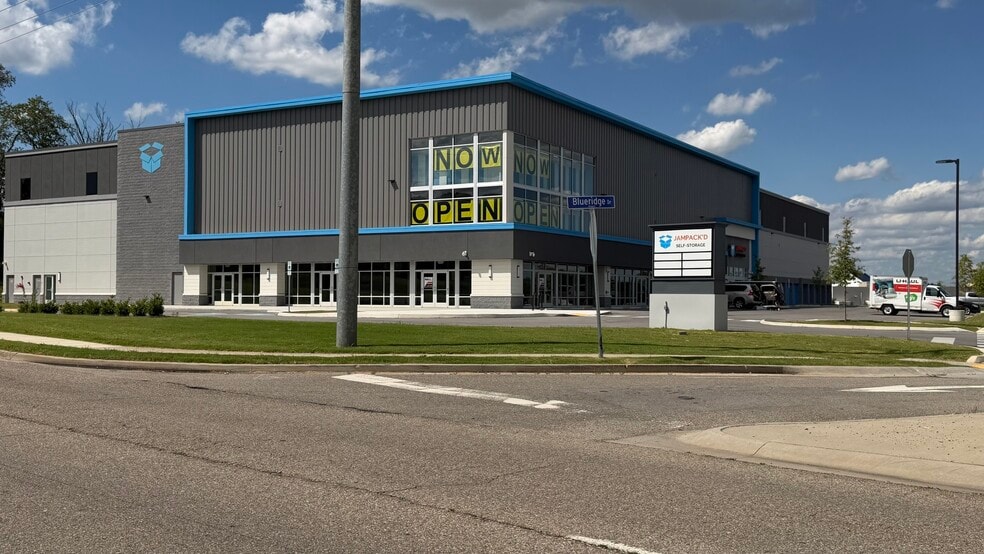 More Photos Of 1136 Middlesettlements Dr, Alcoa Self Storage For Sale