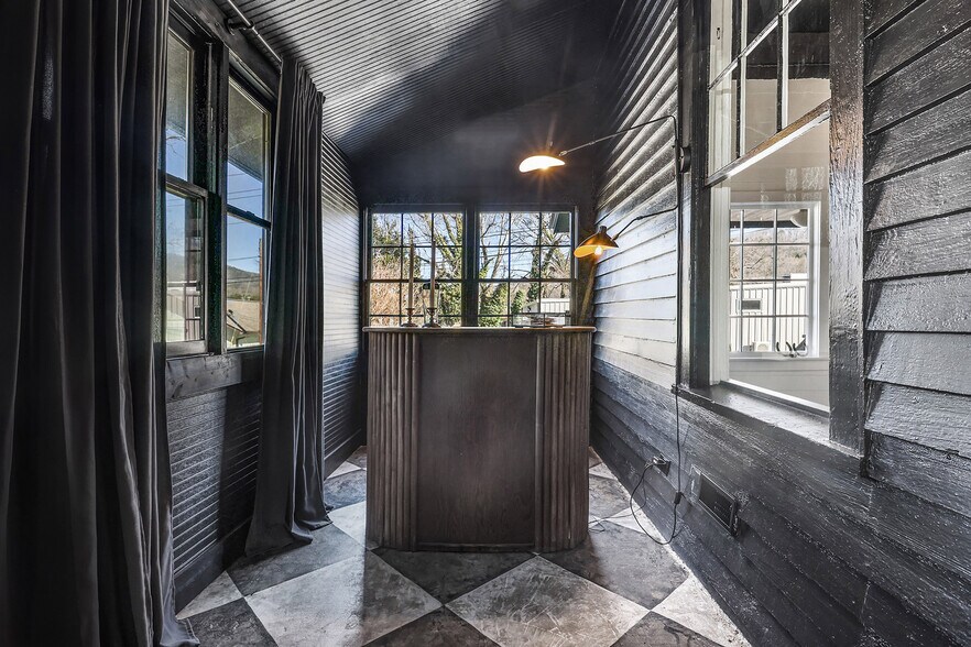 More Photos Of 31 Earl St, Clayton General Retail For Sale