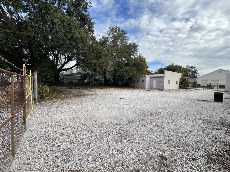 More Photos Of 1501 Burlington Ave N, Saint Petersburg Unknown For Lease
