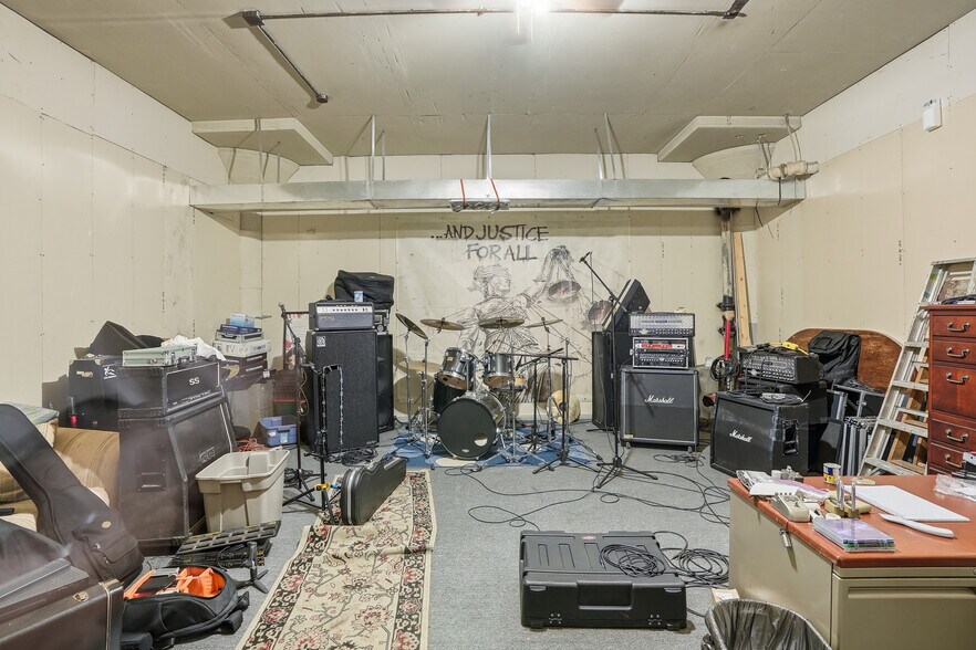 More Photos Of 4500 S Tripp Ave, Chicago Warehouse For Sale