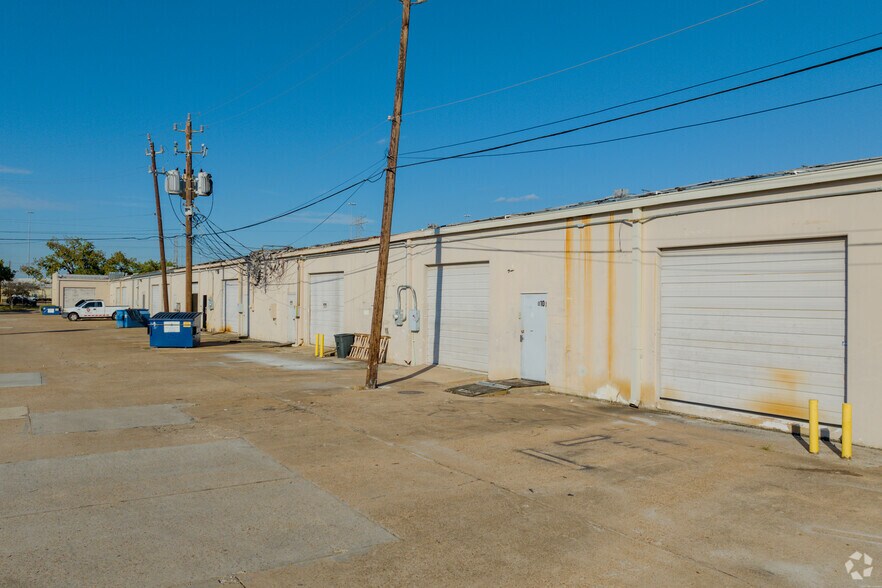 More Photos Of 5151 Mitchelldale St, Houston Unknown For Lease