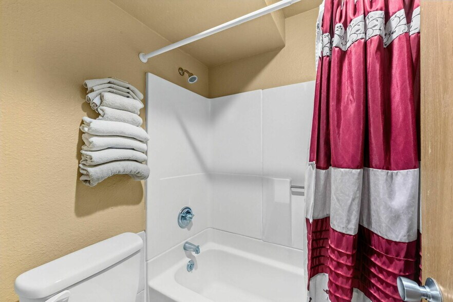 More Photos Of 205 Beaver Lodge Rd, Frisco Hotel For Sale