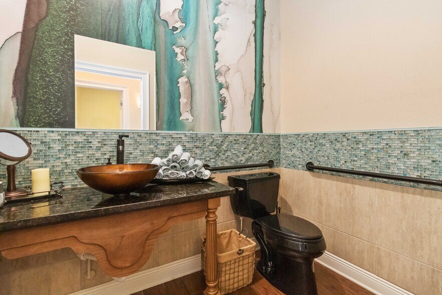 More Photos Of 3730 Avalon Park East Blvd, Orlando Office Residential For Sale