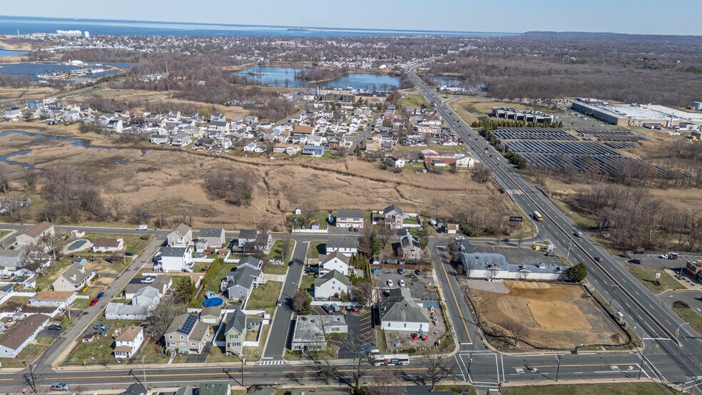 More Photos Of 1400 Union Ave, Union Beach Office For Sale