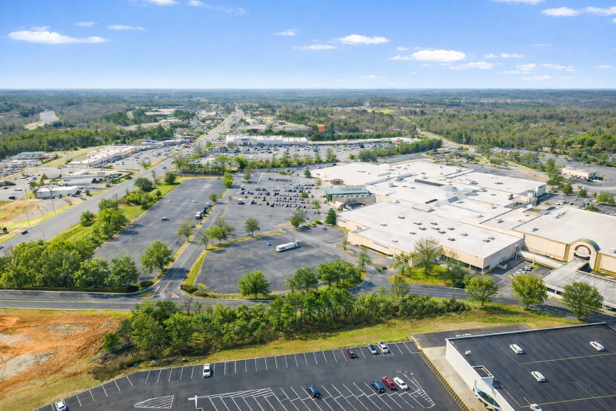 More Photos Of 1940 US Highway 70 SE, Hickory General Retail For Sale