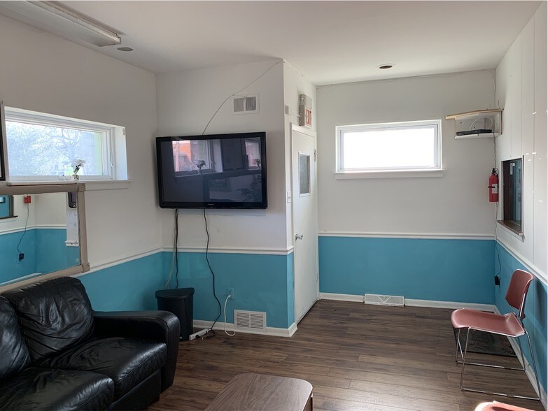 More Photos Of 2809 River Rd, Camden Medical For Sale
