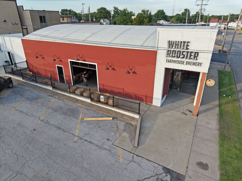 More Photos Of 113 W Jackson St, Sparta Freestanding For Sale