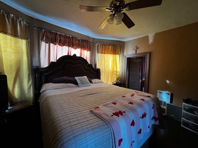 More Photos Of 413 Kerens Ave, Elkins General Retail For Sale