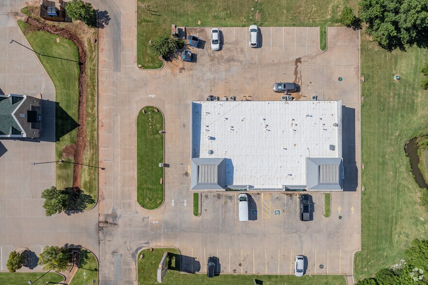 More Photos Of 2120-2136 NW 164th St, Edmond Freestanding For Lease