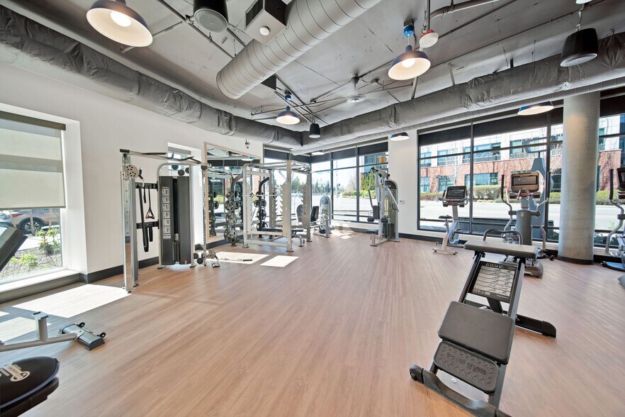 More Photos Of 11811-11821 NE 128th St, Kirkland Multifamily For Sale