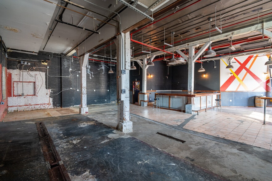 More Photos Of 300 Richardson St, Brooklyn Apartments For Lease