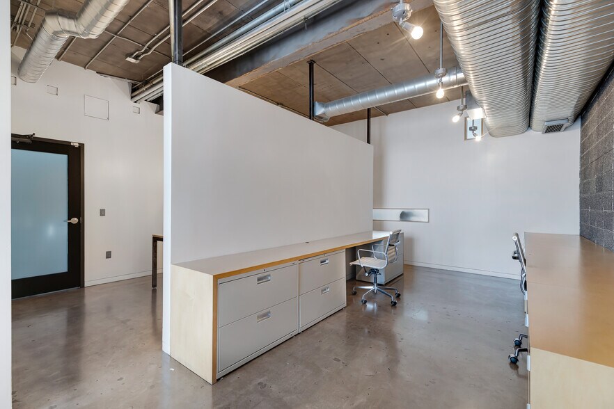 More Photos Of 1437 N 1st St, Phoenix Office For Sale