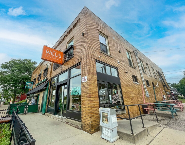 Primary Photo Of 800 E Michigan Ave, Lansing Apartments For Lease