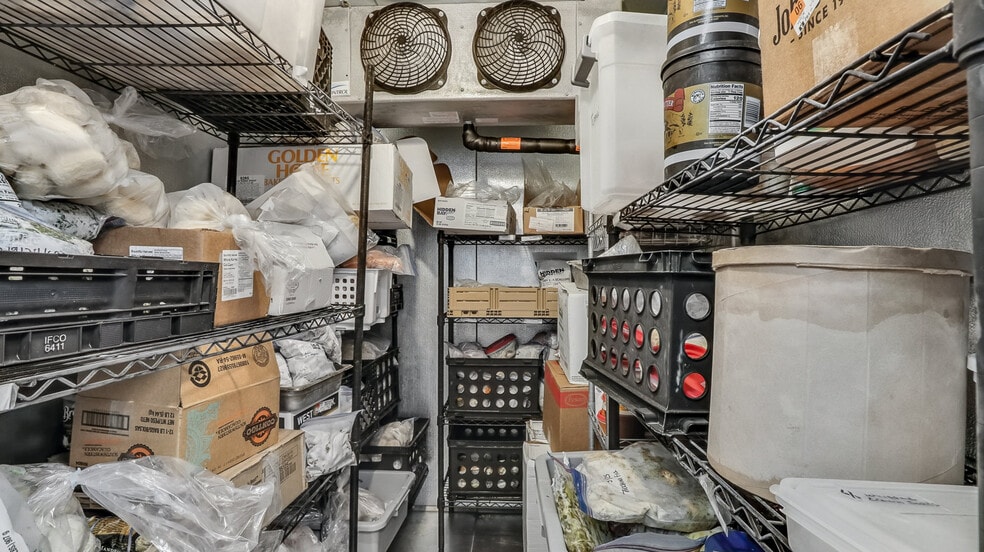 More Photos Of 1114 Bluebird rd, Eagle River Bar For Sale