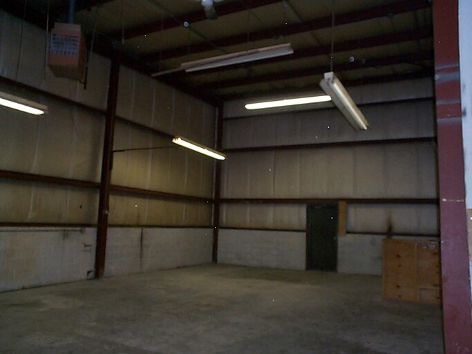 More Photos Of 121 Summit Lock Rd, Westfield Warehouse For Lease