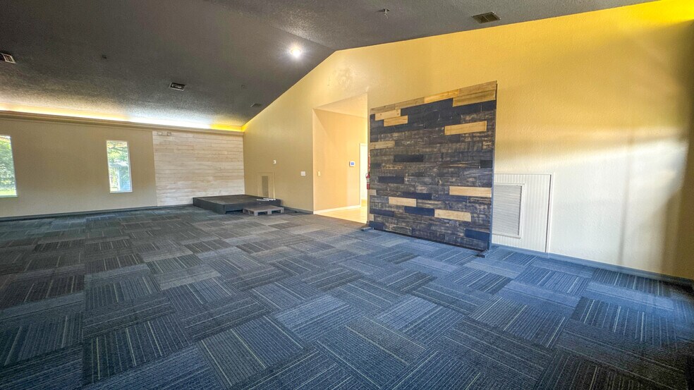 More Photos Of 4040 E County Road 540A, Lakeland Religious Facility For Sale