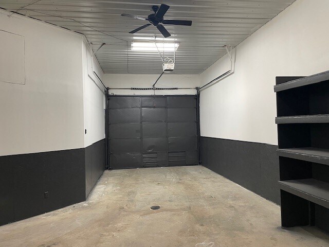 More Photos Of 8858-8898 Louisiana St, Merrillville Light Distribution For Lease