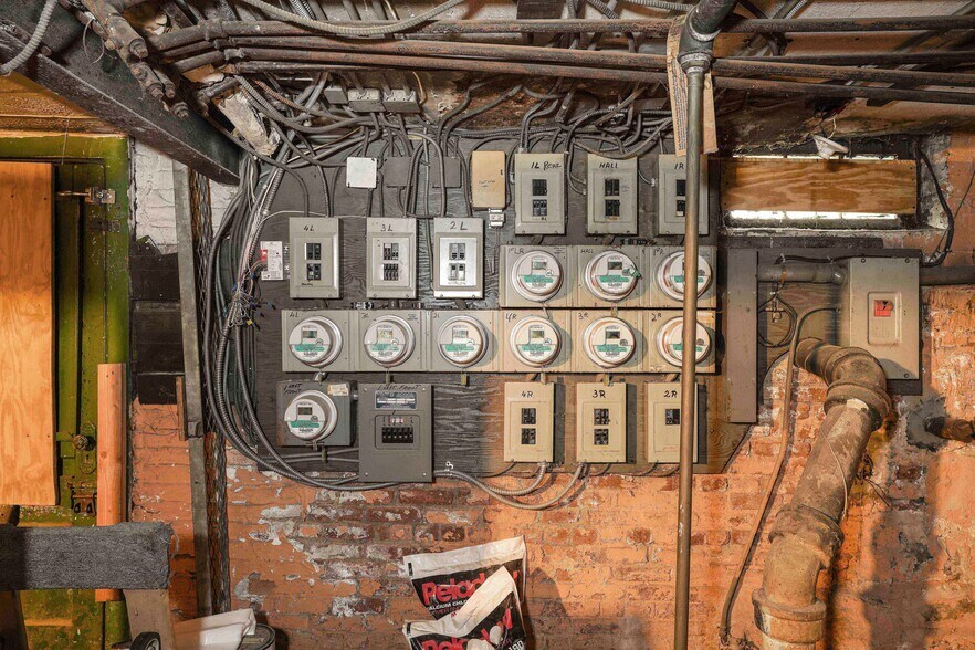 More Photos Of 6109 Catalpa Ave, Ridgewood Multifamily For Sale