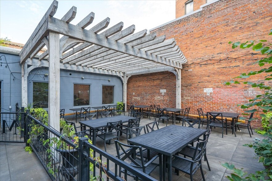 More Photos Of 415 W Main Ave, Spokane Storefront Retail Residential For Sale